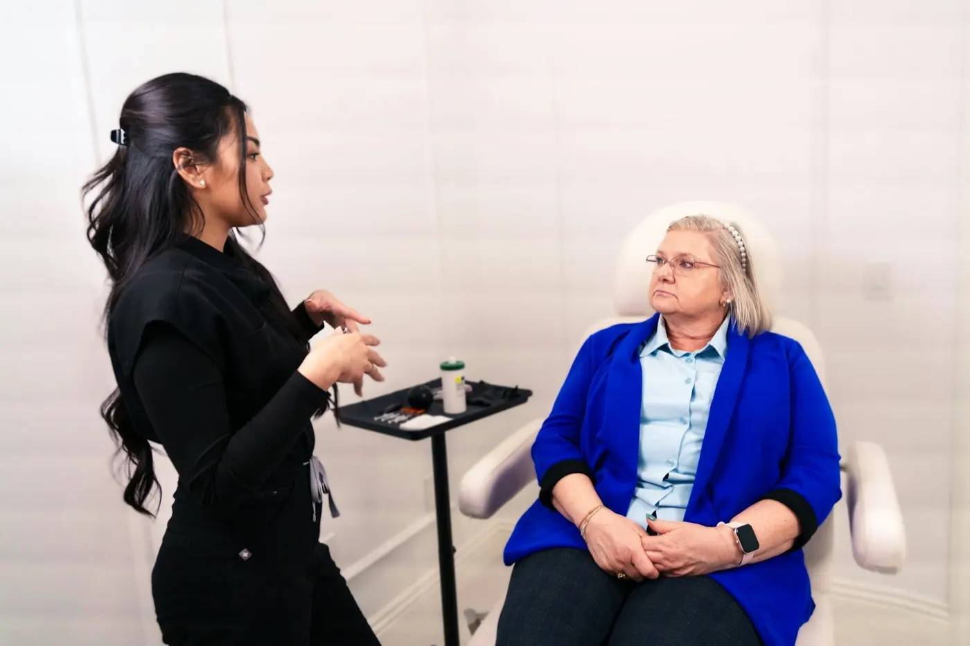 Consulta dermatológica no Instituto Elévia